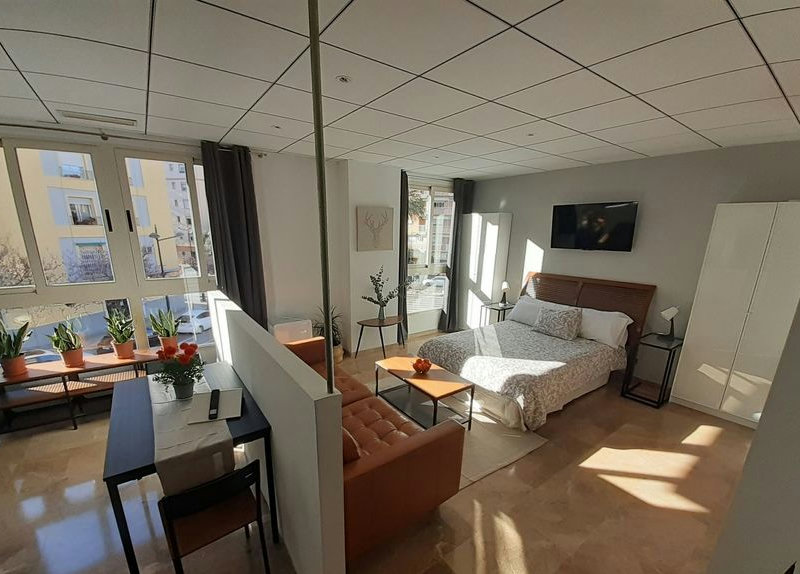Alquiler de estudio en Calle de Campoamor, 8, L'Amistat, València — València · 1210€/mes