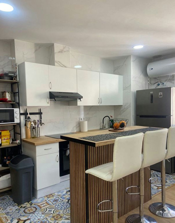Alquiler de piso en Calle de Yecla, 5, L'Amistat, València — Valencia · 1350€/mes
