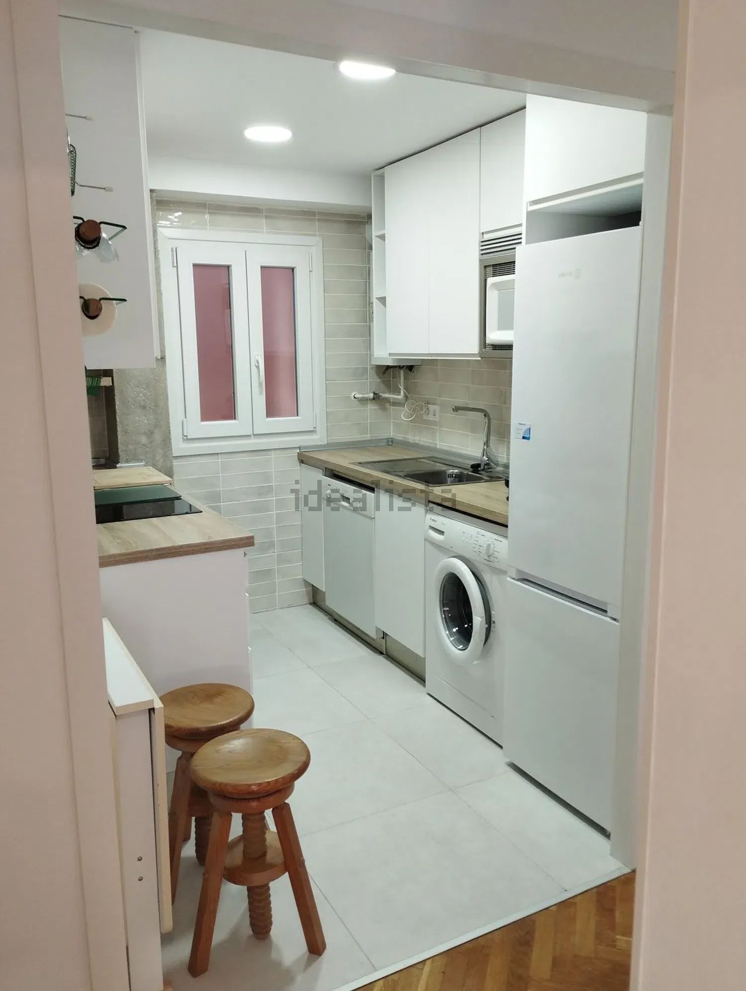 Piso en Calle de Marcos de Orueta, 8, Tres Olivos - Valverde, Madrid — Madrid · 1100€/mes