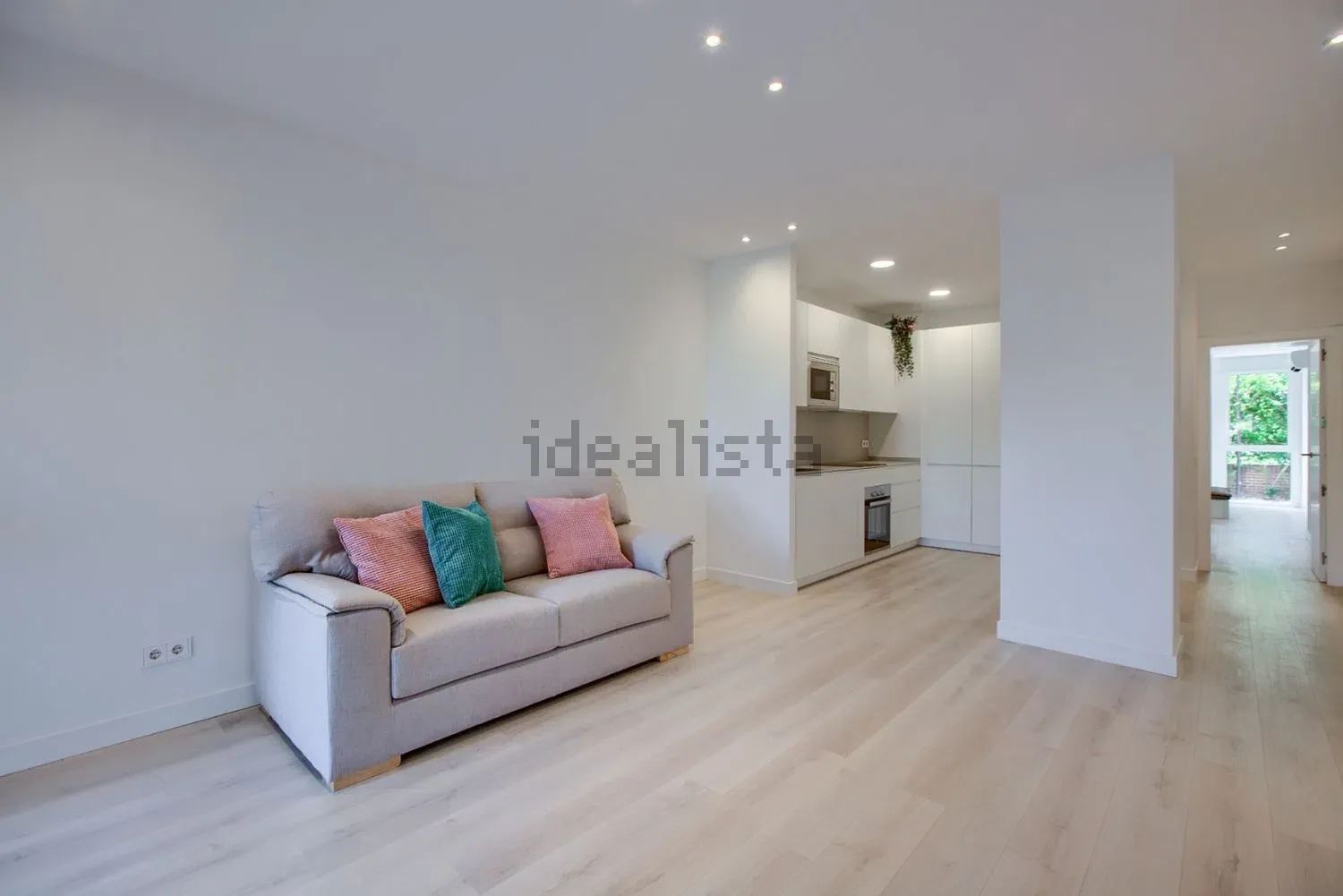 Piso en Avenida de Burgos, 48, Castilla, Madrid — Madrid · 1500€/mes