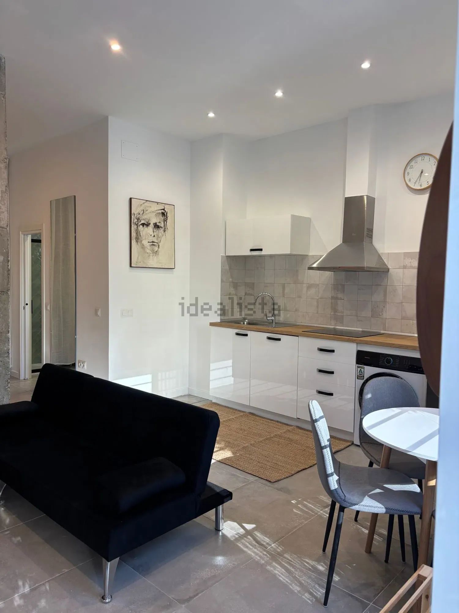 Estudio en Avenida del Doctor Marañón, 45, Martiricos - La Roca, Málaga — Málaga · 1100€/m