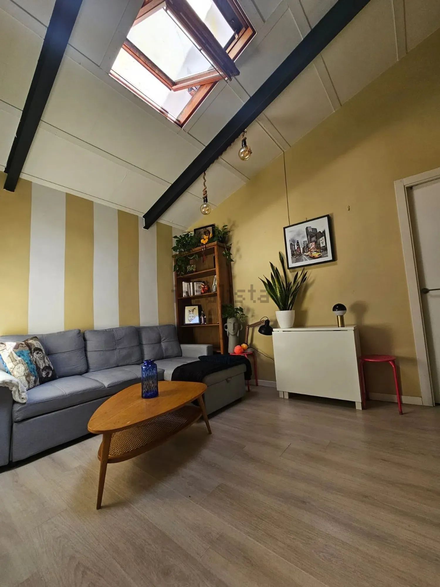 Ático en Costanilla de los Desamparados, 17, Huertas-Cortes, Madrid — Madrid · 1050€/mes