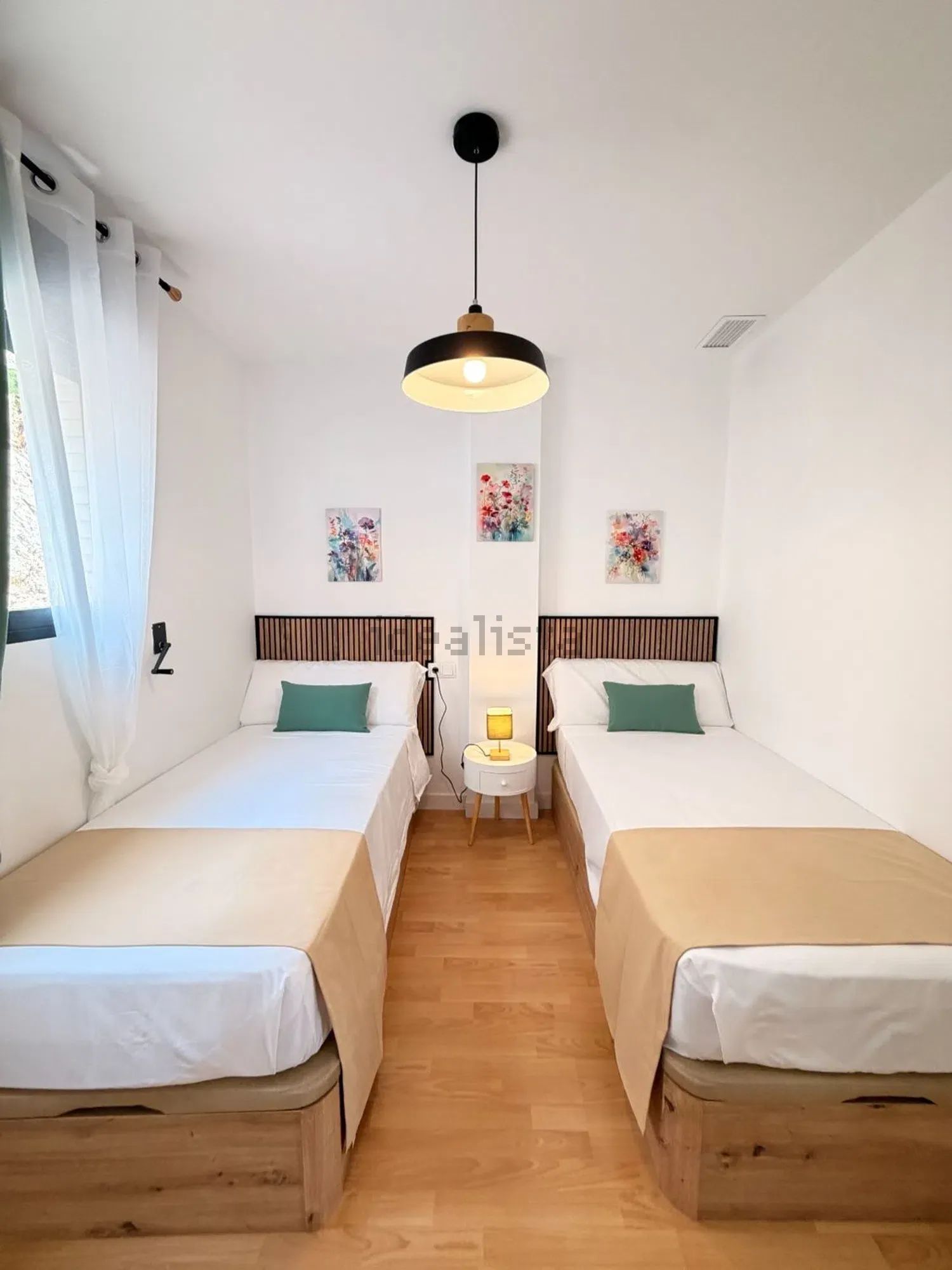 Chalet adosado en Calle de la Serra Mariola, 27, El Faro, Cullera — Cullera · 2000€/mes