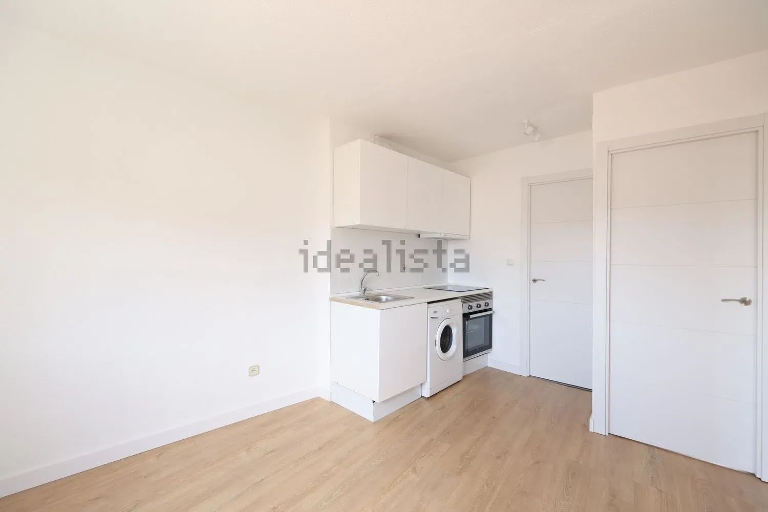 Piso en Calle del Hachero, 9, San Diego, Madrid — Madrid · 270000€/mes