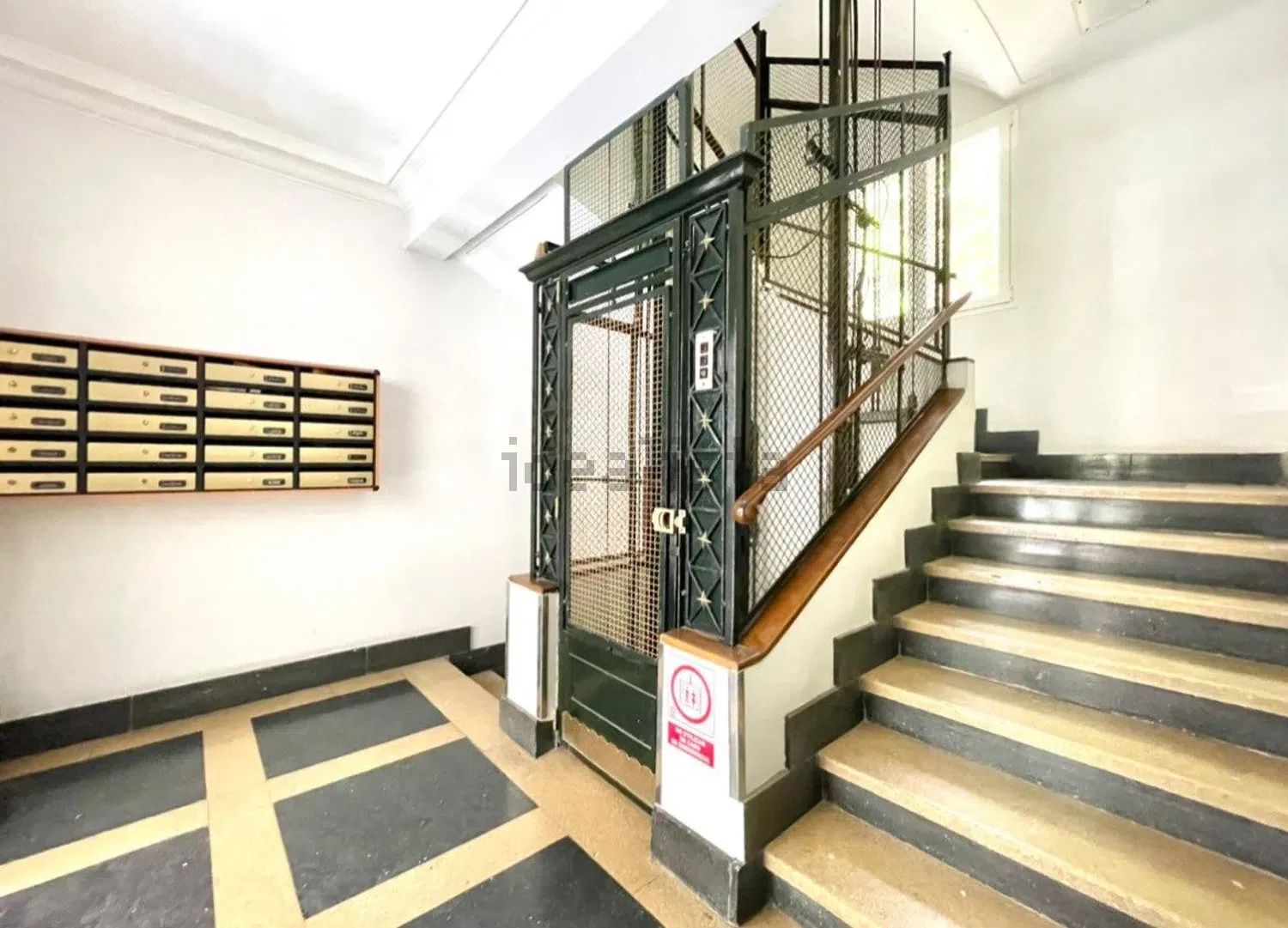 Piso en Calle de la Virgen de la Fuencisla, Concepción, Madrid — Madrid · 1200€/mes