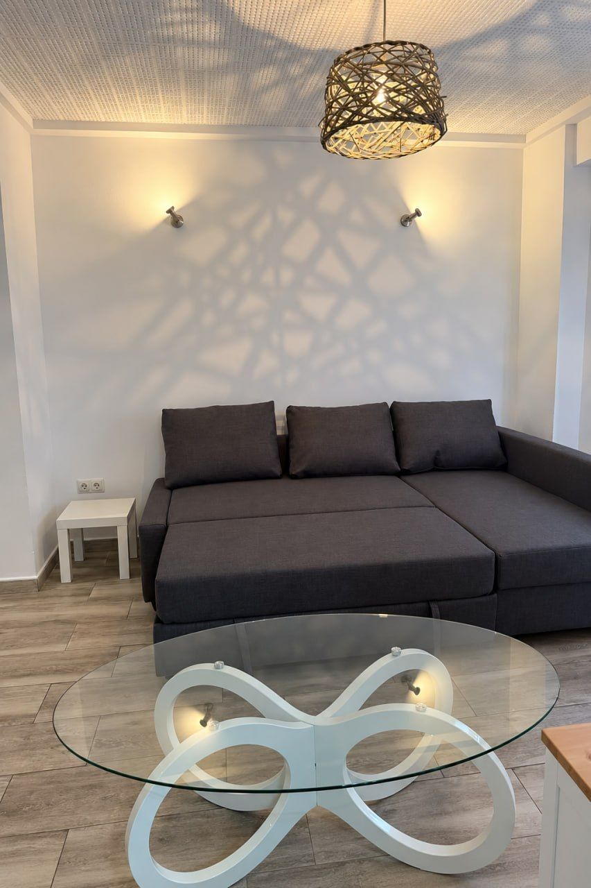 Bright 3-Bedroom Apartment with New Furniture — Valencia - Benicalap · 1350€/mes