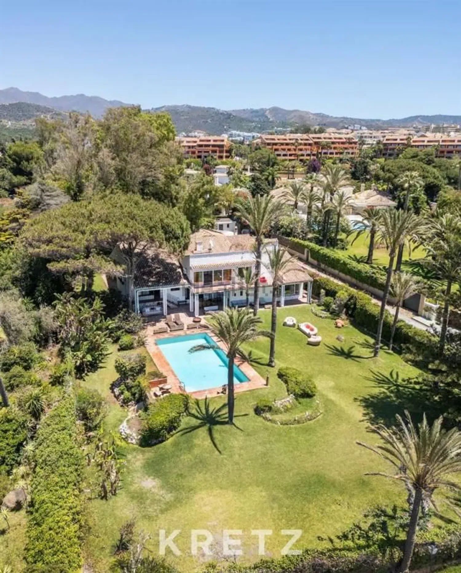 Casa o chalet en Avenida Ignacio Coca, 18, Bahía de Marbella, Marbella — Marbella · 840000