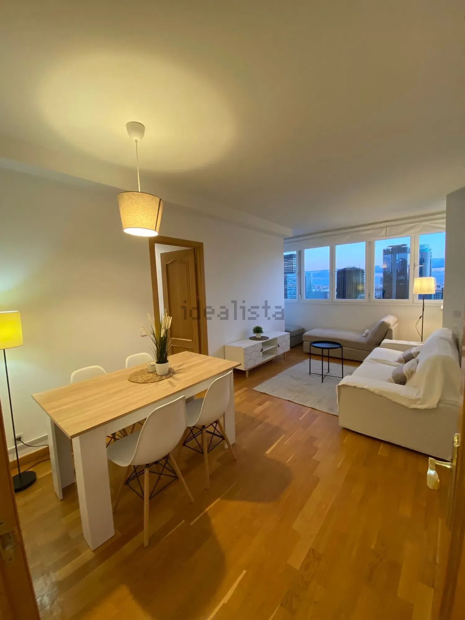 Piso en Avenida del General Perón, 32, Cuatro Caminos, Madrid — Madrid · 1600€/mes