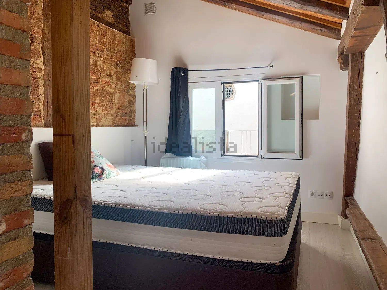 Ático en Calle de Manuela Malasaña, 30, Malasaña-Universidad, Madrid — Madrid · 1100€/mes