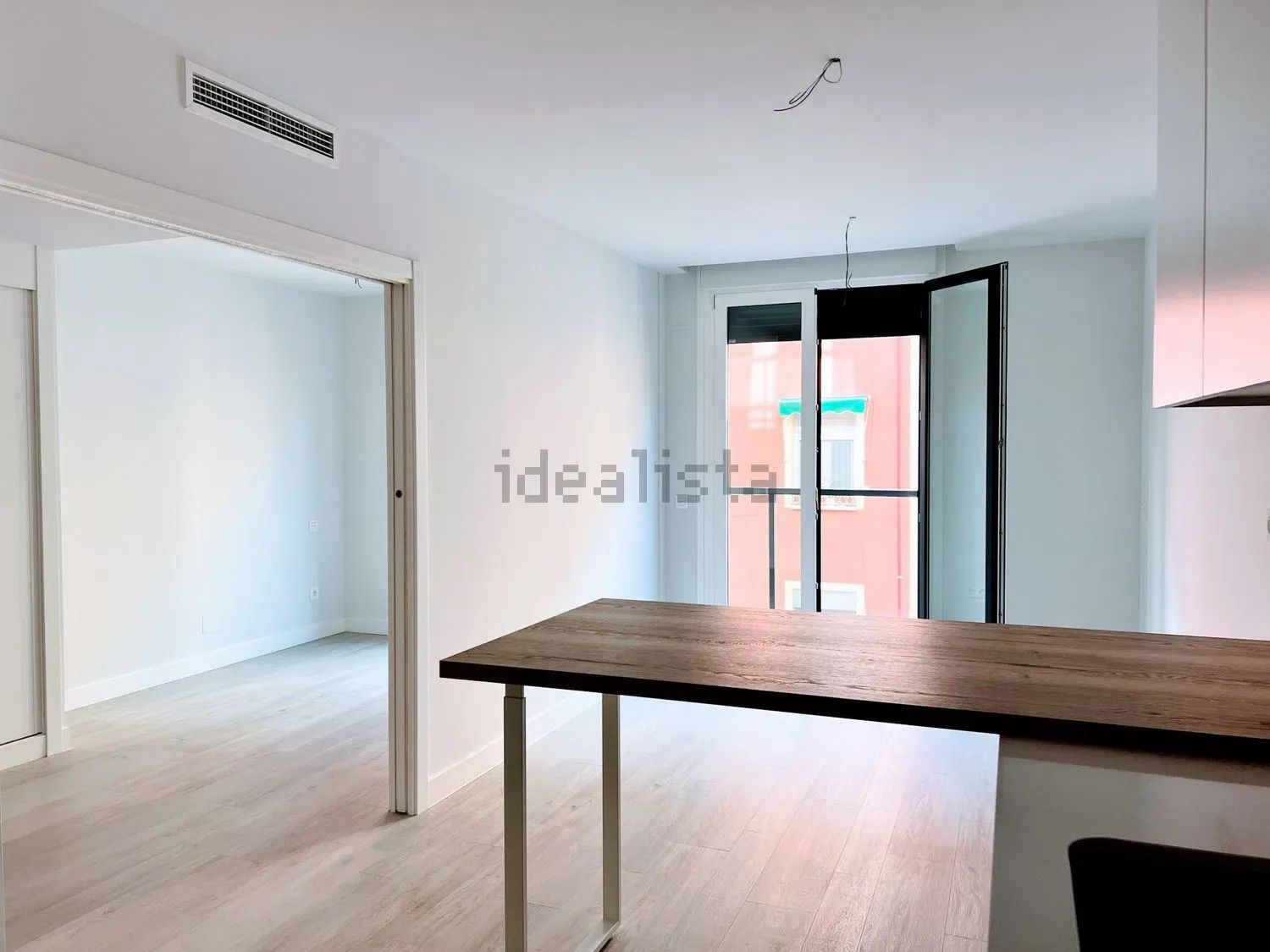 Piso en Calle de Aldea del Fresno, Chopera, Madrid — Madrid · 1400€/mes
