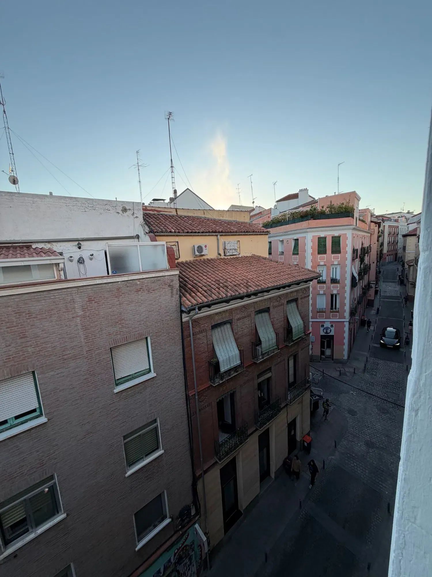 Piso en Calle de Jesús y María, Lavapiés-Embajadores, Madrid — Madrid · 1350€/mes