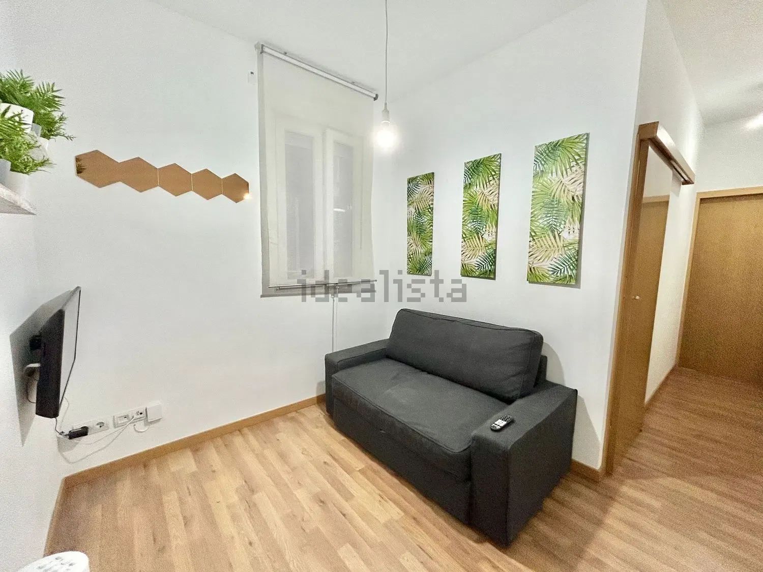 Piso en Calle del Ferrocarril, Delicias, Madrid — Madrid · 1050€/mes