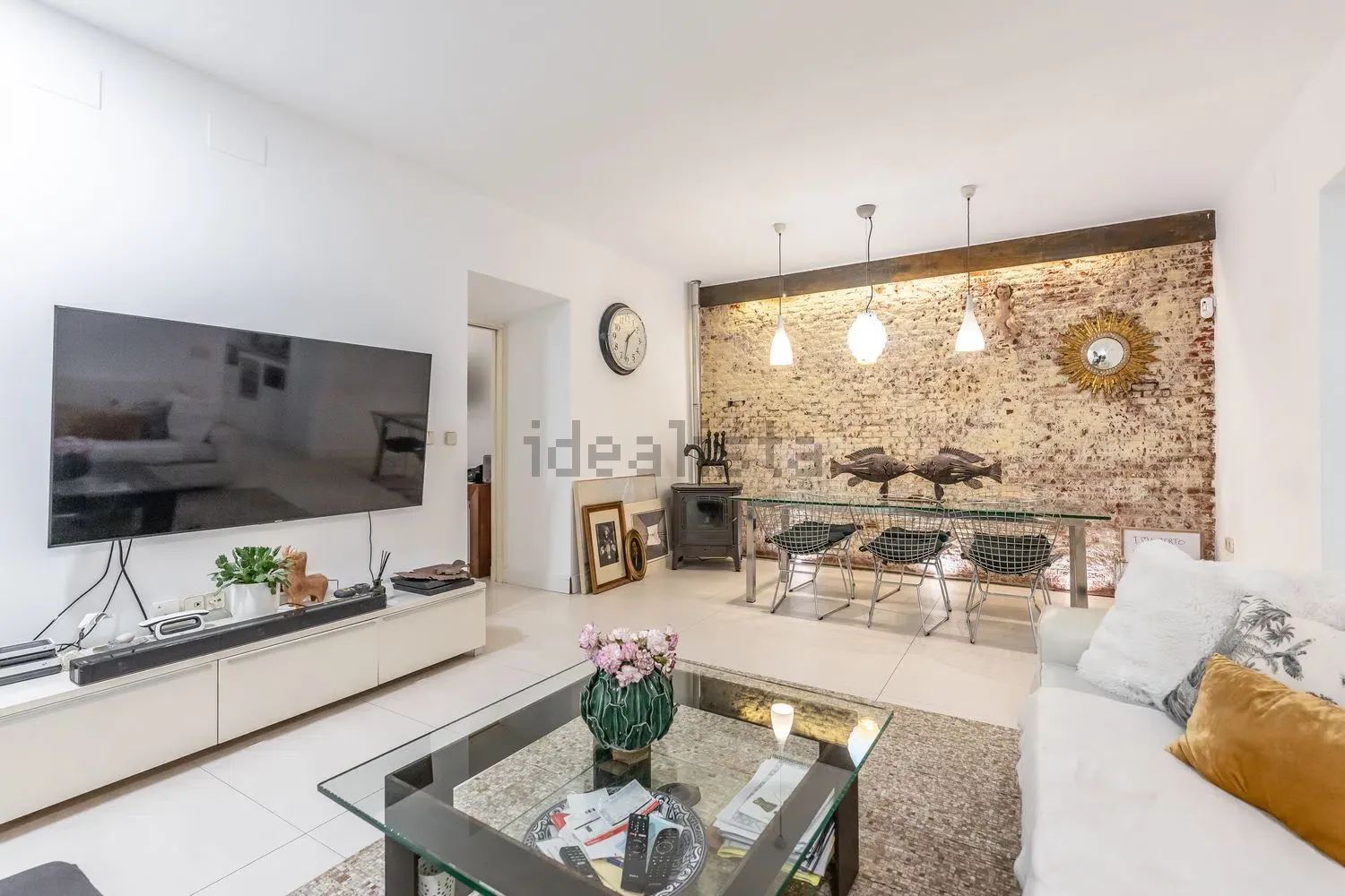 Dúplex en Calle del Montserrat, Malasaña-Universidad, Madrid — Madrid · 579000€/mes
